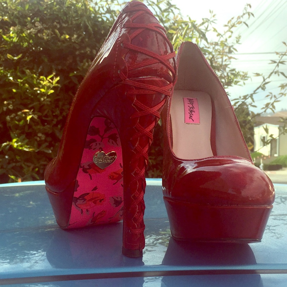 Betsy Johnson 8M Red Stilletos